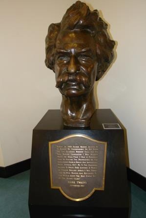 Mark Twain Bust - Statues