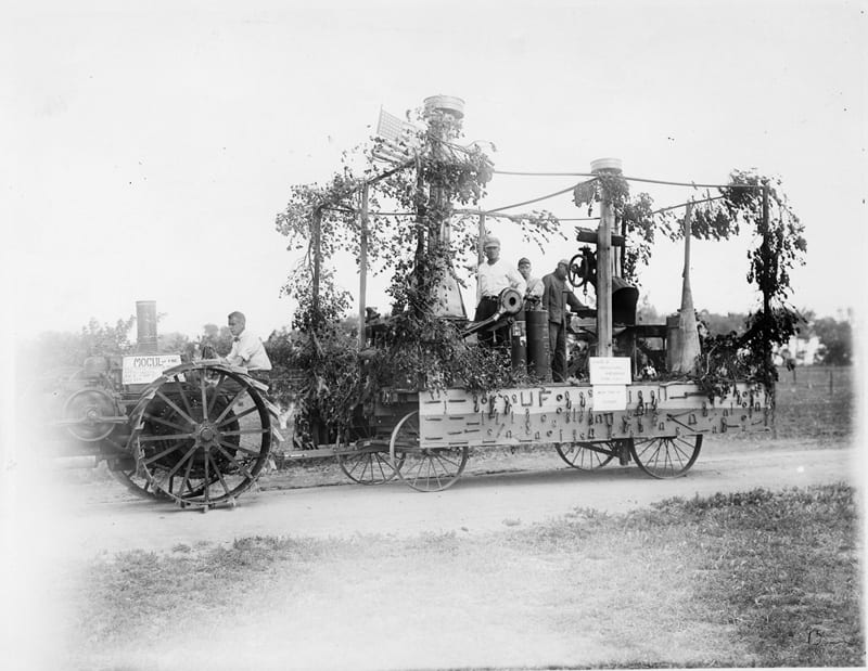 Division of Agricultural Engineering forge float, Picnic Day, 1917.